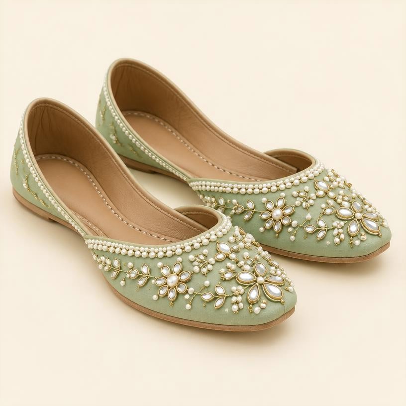 Pearl Kundan Mojari