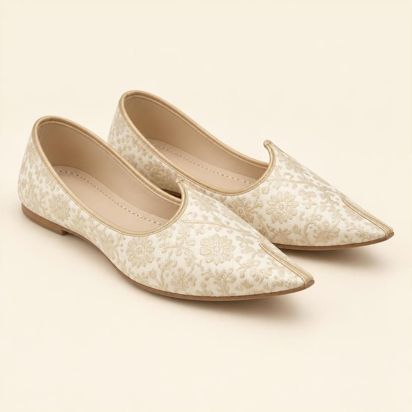Ivory Brocade Jutti